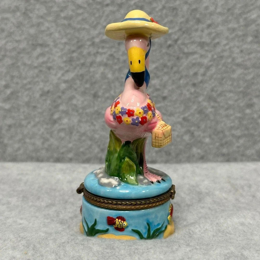 VTG Pink Flamingo Trinket Box Ceramic Hinged Lid Tropical Bird Figurine w/ Heart